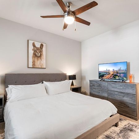 Luxury Central Apts - Free Parking, Gym, Fast Wifi Appartement Austin Buitenkant foto