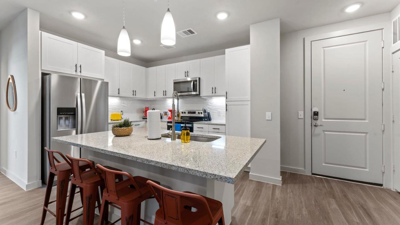 Luxury Central Apts - Free Parking, Gym, Fast Wifi Appartement Austin Buitenkant foto