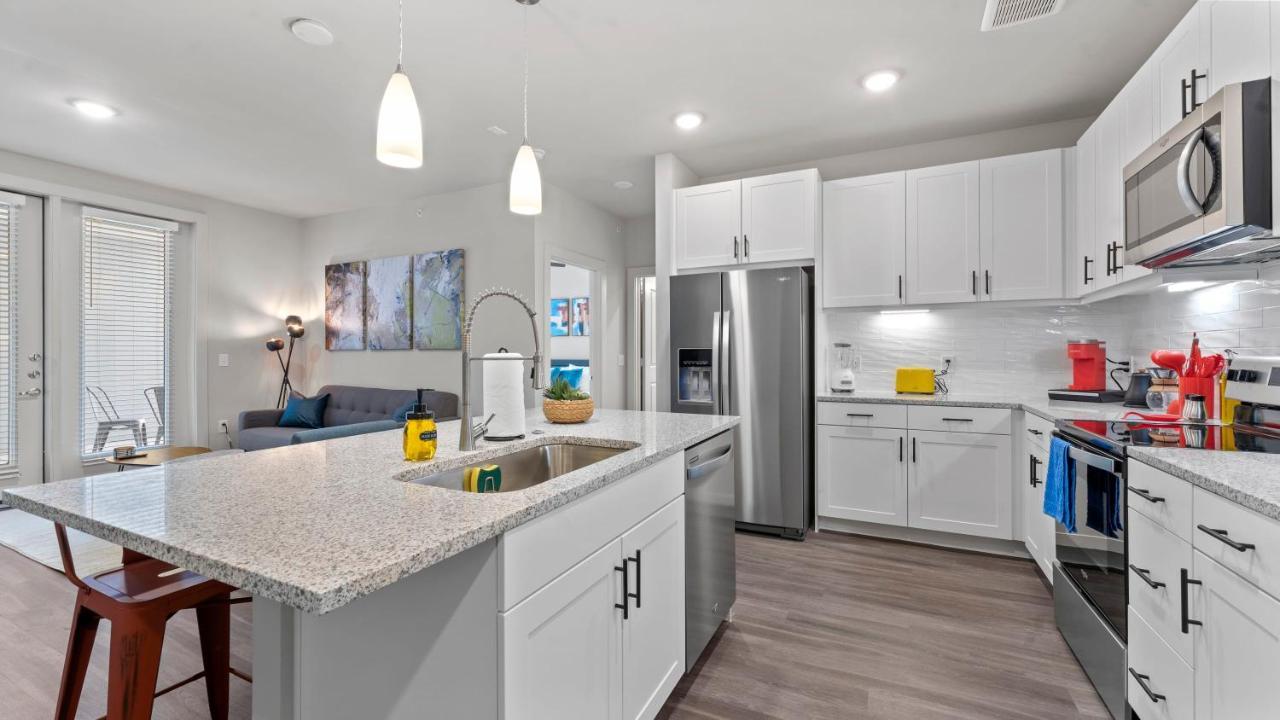 Luxury Central Apts - Free Parking, Gym, Fast Wifi Appartement Austin Buitenkant foto