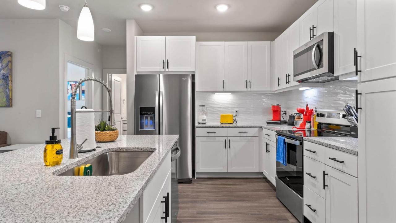 Luxury Central Apts - Free Parking, Gym, Fast Wifi Appartement Austin Buitenkant foto