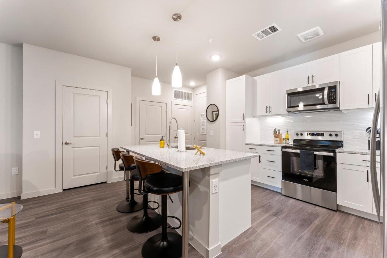 Luxury Central Apts - Free Parking, Gym, Fast Wifi Appartement Austin Buitenkant foto