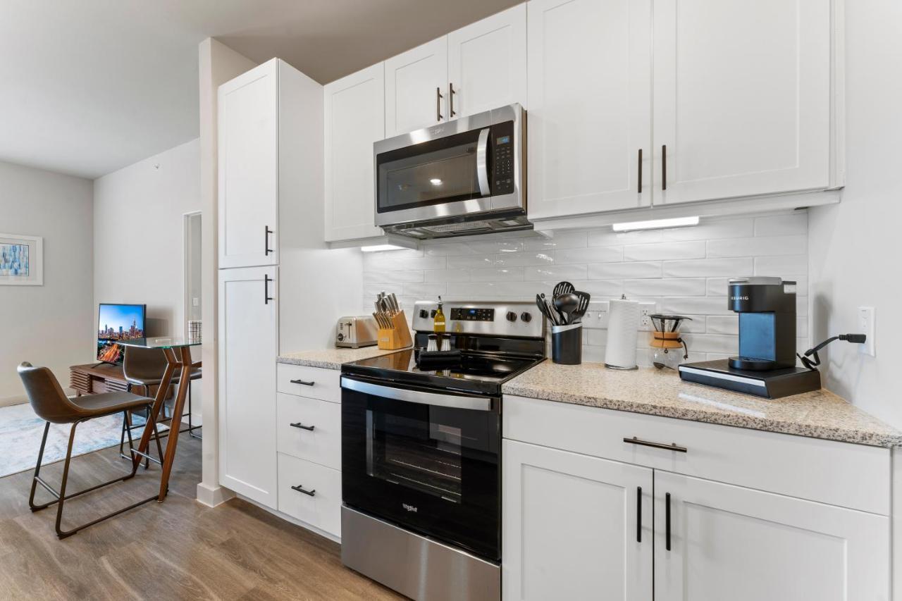 Luxury Central Apts - Free Parking, Gym, Fast Wifi Appartement Austin Buitenkant foto
